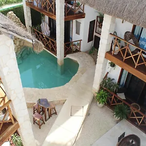 lagoon-boutique-hotel.quintano-roohotels.com/
