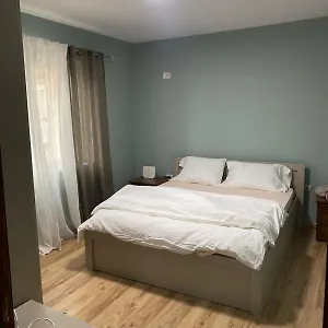 Itan's , Tirana Albania